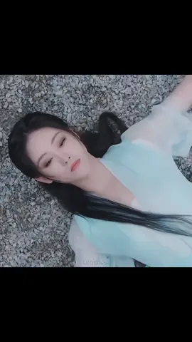 New drama, She explored the cave and found a kenzhal there, which transported her to another world (her soul fell into a girl who is constantly insulted) #phimcotrang #fatefullove #zhuxudan #zhuxudan祝绪丹 #zhanghan 