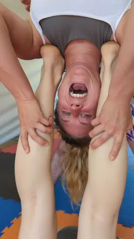 WE LOVE YOUR SMILES ❤️😃 it's why we do what we do. and we can't wait to DO IT AGAIN next week!! 🚀 #acroyoga #community #holiday #fun #yoga #adventure #croatia #teamwork #Fitness #happy #travel #couplegoals #acro #partnerchallenge #barefootyoga 