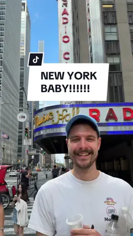 I’m walkin’ here!!!! 🗽 #newyorkcity #newyork #thingstodoinnewyork 