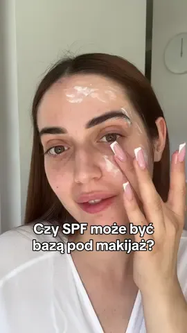 Odpowiadanie użytkownikowi @MargeValentine Czy L'Oreal Revitalift Clinical z SPF 50+ to dobra baza pod makijaż? Tak - szybko się wchłania, nie bieli oraz pozostawia piękne glow. Sprawdza się również doskonale na skórze problematycznej. Pamiętaj jednak, aby po całym dniu koniecznie oczyścić twarz🧖🏻‍♀️  @L’Oréal Paris #lorealparis #skincare #RevitaliftClinical #SPF #wspolpracaplatna