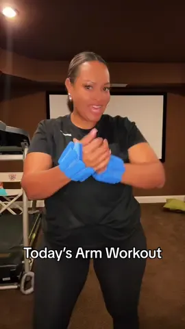 Two arm exercises I use to slim my arms | Bala Bangles 💪🏽🙆🏽‍♀️❤️#armday #ladiesfitness #Fitness #weightloss #bala 