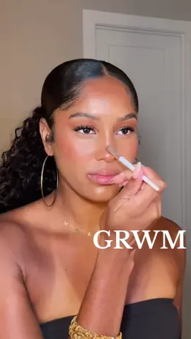 Doing your makeup for the first time after a full day of tanning>>😮‍💨 @DanessaMyricksBeauty yummy skin glow serum ‘main squeeze’ @Sephora Collection brow pencil ‘ebony’ @Fenty Beauty hydrating concealer 360W @Fashion Fair concealer crème ‘tasty cappuccino’  @Rare Beauty liquid blush ‘hope’ @urban decay liquid eyeliner pen ‘zero’ Urban Decay all nighter extra glow setting spray @Tower 28 Beauty blur + set pressed powder ‘hermosa honey’  @makeupbymario soft sculpt bronzer ‘deep’ @makeupforever artist blush ‘limitless berry’ Fenty Beauty lip liner ‘extra thigh’ Fenty Beauty lip oil ‘cherry treat’ @ONE SIZE BEAUTY setting spray #grwm #blackgirlmakeup #beginnermakeup 