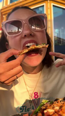 Those nachos have me in a CHOKEHOLD #lamplightlounge #lobsternachos #everythingiateatdisney #disneylandfood #disneylandfoodie #fyp #foodietiktok #disneydate 