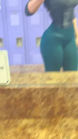 This thing is so comforting weirdly enough #fyp #Fitness #girlswholift 