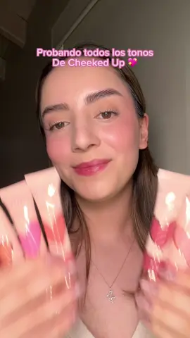 Probando todos los tonos de nuestros nuevos rubores líquidos Cheeked Up 💖 ¿Cuál te gusta más?  Ya disponibles en beautycreations.com.mx 🩷  #beautycreationsmx #newmakeupproducts #liquidblush #rubor #ruborliquido #blush 