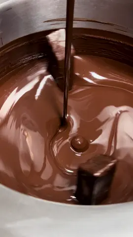 Mesmerizing melted chocolate in motion. 🍫✨ Soothing vibes for your day. #fyp #lepicurien #chocolatelover #chocolatemachine 