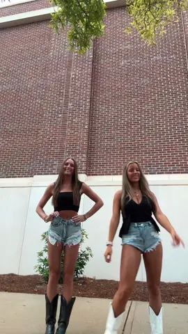 BRETT YOUNG🤍🤍🤍@bailey 