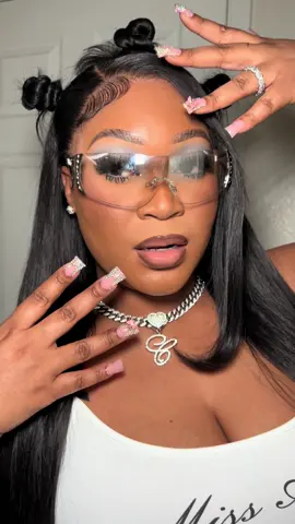THERE SHE GO 🔥💅🏾🖤🎀 It’s givinggg Y2k baddie and I’m all the way here for this look using my @Indique Hair Pure Wavy Extensions + Frontal Lengths : 18,18,20,24 Shop now for this look 🍒
