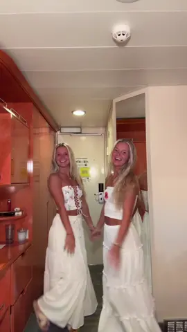 kauai is where we are #grwu #grwm #twins #funny #hawaii