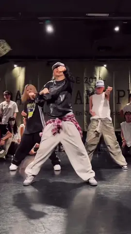 You can’t dance to Pony and not absolutely kill it… we didn’t make the rules! 🤷‍♀️🔥 @badalee__ @이서영 @채채 📍: @En Dance Studio 