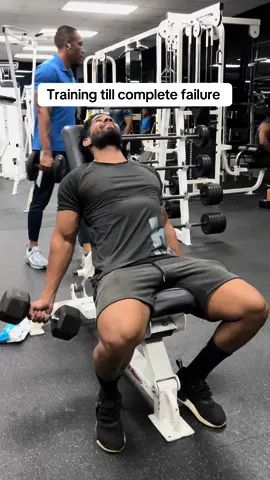 right way to train😮‍💨 #lifting #trini_tiktoks #personaltrainer #trini #GymTok #Fitness 