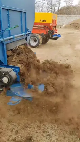 This is a fully automatic fertiliser spreader with its own power. It can be used for uniform dry and wet manure and organic fertiliser.#fram #Agricultural #tractor 