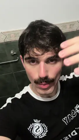 Agora tu nao tem desculpa pra nao ter um bigode grosso 