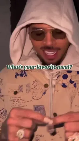 @chrisbrownofficial vs. @Justin Timberlake ...What's your favorite meal?😂 @The People Gallery  #chrisbrown #chrisbrownofficial #teambreezy #1111 #tour #justintimberlake #theforgettomorrowworldtour #concert #funny #favoritemeal #fyp 