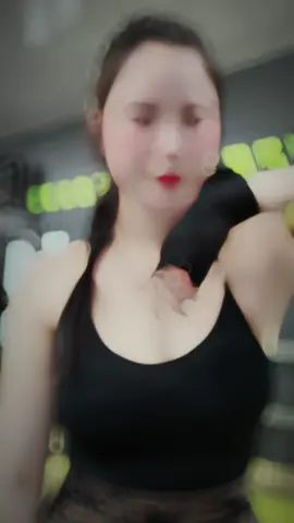 Yêu đời,Yêu cách mà mình nhìn nhận mọi thứ nhẹ nhàng hơn.