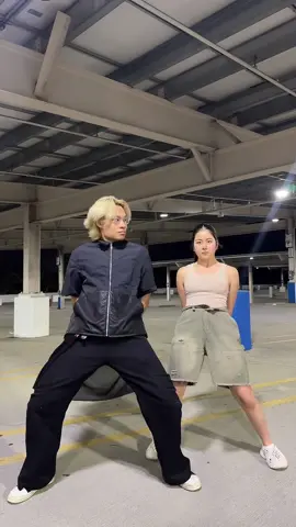 Hopping on the trend with @Thomas wu #dance #sofimanassyan #dresstoimpress #dti 