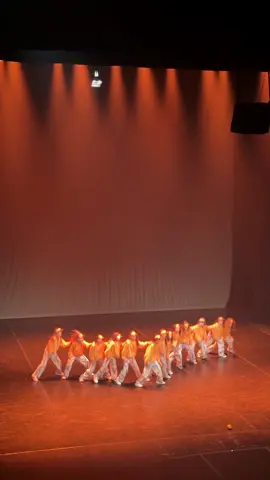 Utrinek iz zaključne predstave - skupina Hiphop otroci 2.  The 🍊  #ples #dance #danceschool #plesnasola #urbandance 