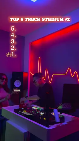 Maaf kalo cuman suka lagu”nya cucu eyang 🫶🏻 #stadium #stadiumjakarta #milesjakarta 