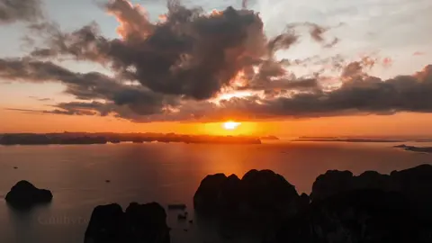 Hoàng hôn trên Vịnh Hạ Long🇻🇳📸🎞️ #vịnhhalong #hoànghôn #flycamvietnam #cine #mavic3 