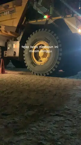 #malamminggu #firaltiktok🔥🔥🔥✌️ #fyppppppppppppppppppppppp #tambangbatubara #tambangbatubarakalimantan #tambangkalimantan #drivermydapuyacerita😎😎😎 #fypシ゚viral #kulitambang👷 