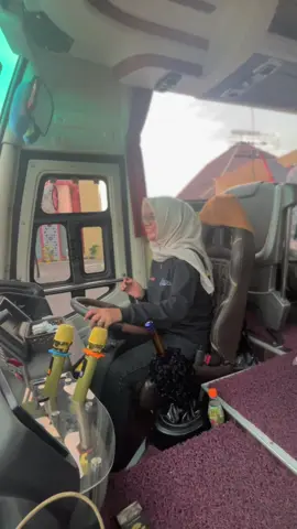 Inpooo 🙂‍↔️  @romdon135 @Suwang  @travel sawit @𝙄 𝙉 𝙄 𝙁 𝘼 𝙄 𝙕  #fyp #CapCut #supirbus #mikatranspariwisata 