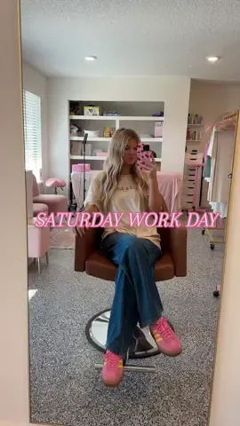 Woke up this morning asking myself “why did i do this” 🙃  In all seriousness its almost the weekend for me!🩷  #OOTD #hairstylist #hairstylistootd #trending #fyp #viral #grwm #saturday #salondays #salontok 