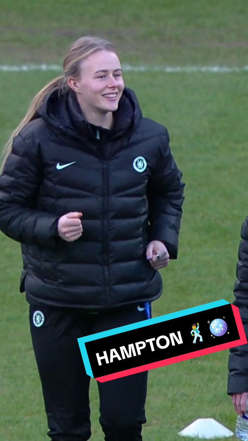 🪩 Hannah Hampton bringing the vibes 😆💃 #UWCL #womenfootball #hannahhampton #Lionesses #chelsea #chelseawomen #championsleague 