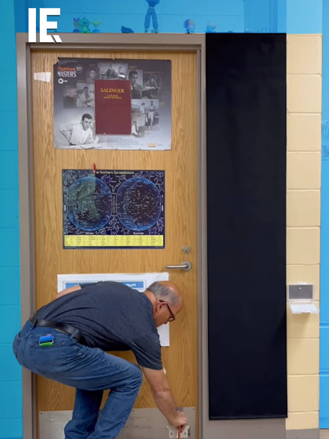 Nightlock demonstrates their simple door barricades, to help quickly lockdown a school in case of armed emergency.    📸: Instagram/ @nightlockdoorbarricade