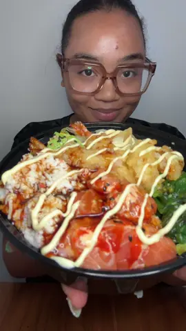 First time trying a Poke bowl, have you had one? I want to try to make one hehe 🥰 @Trü Frü #foryou #fypシ゚viral #fyp #poke #pokebowl #salmon #salmonbowl #tempura #mukbang #eating #asmr #asmrfood #FoodTok #Foodie #food #trufrupartner #trufru #cravings #asmreatingsounds 
