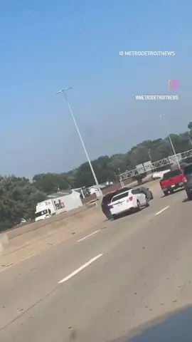 🚨 (news & info) Video captured the moment two drivers engaged in a road rage incident on Monday afternoon.  The incident took place near the intersection of I-75 and I-696.  Two vehicles, a Jeep and a white sedan, were involved in the altercation. The road rage escalated when the Jeep attempted to pass the sedan, prompting the sedan’s driver to hit the Jeep, causing it to spin out. Fortunately, no one was seriously injured in the crash.