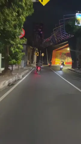 Aku,dan vibes jember malam ini☺️ #jember24jam #xyzbca #hd #jember #fyp #4u #aesthetic #cidro 