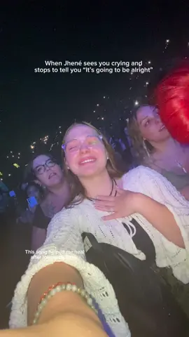 That small moment in time, just one second, was all I needed! Losing a child is TOUGH! & @jheneaiko helped me get through it, without even realizing it ✨ so I ask you today, Why Aren’t You Smiling? #whyarentyousmiling #jheneaiko #ways #jheneaikoconcert #lasvegas 