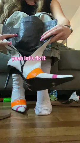 how to fix your thrifted boots from the inside leather peeling 💅🏽 #thrifted #thriftedshoes #thriftedboots #pointedheels how to fix dry rot boots #dryrot  #mixit #vintageitalianleather 