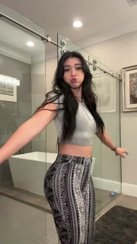 i hurt my hand spinning😭