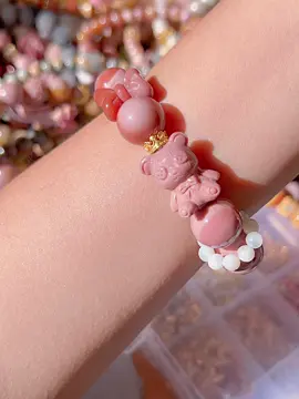 The pink bear #alashanagate #alashanbracelet #alashancarvings #handmadejewelry #DIY #handmadewithlove #bracelet #gemstonejewellery #jewelry #braceletmaking 