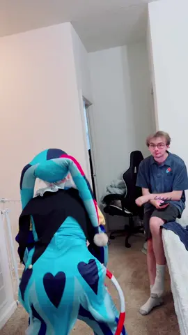 Ft. My boyfriend LMAO #helluvaboss #helluvabossedits #fizzarolli #fizzarollicosplay #fyp #meme #shaking 