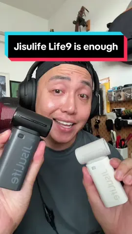 For city folks like me, a commute fan is all you need sometimes. And the @jisulife.singapore @jisulife.official Life9 is perfect for that considering how small it is without compromising on quality #jisulife life9 #jisulifelife9 #portablefan #cooling #commute 