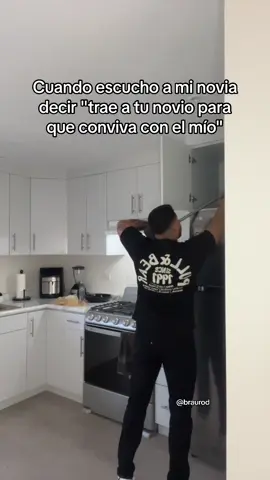 ah chinga aqui es casa de la risa o que? Yo ando bien a gusto solo..😒 #comedia #humor #viral #foryoupage #foryou #parati #fyp #girlfriend #couple 