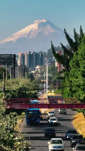 Imponente el Volcan Cotopaxi desde cualquier punto de Quito 😊 #quito #drone #dji #quito_ecuador🇪🇨 #quito_ecuador #mavic3 #cotopaxi #volcancotopaxi #volcanoeruption #zoom #telephoto #aerial #film #produccion #southamerica #latinoamerica #ecuador🇪🇨 