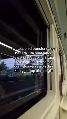 baru banget kemaren harus kembali ke perantauan dan ninggalin orangtua di rumah rasanya udah sepi aja🥲 sumber video: @pasha  #fyp #fypシ #kangenorangtua #kuliah #anakrantau #mama #anakkost #merantau #xyzbca #perantau #perantauan #fypp #foryoupage #foryourpage #fypシ゚viral #fypage #tiktok #4u #viral #viralvideo #fypシ゚ #beranda #bismillahfyp 