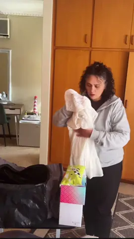 No i agree she must go one way to her mothers house 😂#couplecomedy #realitycomedy #women #cars #baddrivers #damagedvehicle #driverslicenceholder #reality #fyp #husbands #car #comedy 