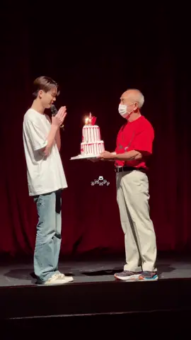 Pre Birthday PINGPING วันนี้น่ารักมากๆและเซอร์ไพรส์ที่ปะป๊าเป็นคนถือเค้กมาให้เองด้วย น่ารักที่สุด 🫶🏻🐼🎂 Ps.วันเกิดน้องปิง 6/9 น๊า @PINGPING  #pingkrittanun #ปิงกฤตนัน  #PING2DecadesBirthday