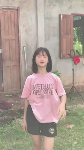 ဟိုကောင် ဆေးထိုးနေတာ 🙄🌚@🖤🐰Howe Loa🐰🖤(jessica)👊❤️ @( LAO & HOM )🤍[1M ] 