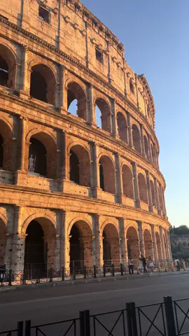📍 Colosseum, Rome 🇮🇹   Golden hour at Colosseum hits differently       #colosseum #rome #roma #italy #colosseo #italia #travel  #romeitaly #travelphotography #visitrome #architecture #photography #europe #vatican #History #instagood #Love #photooftheday #picoftheday #travelgram #igersroma #colosseoroma #ancientrome #pantheon #art #trevifountain #italytravel #wheninrome #photo