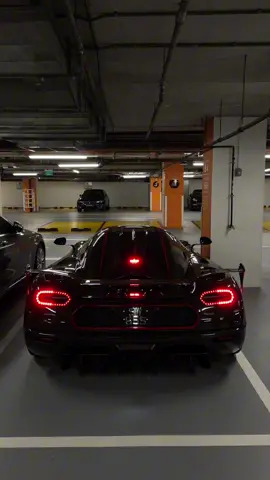 carbon 👻 #koenigsegg #agerars