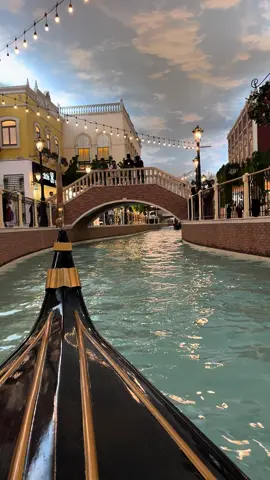 Gondola in Villaggio mall 🛶 #skyceiling #gondola #villaggiomall #qatar #fypシ 