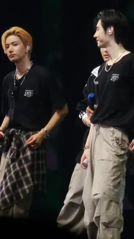 #sunghoon : we've been a source of strength for each other since the beginning  #jake : sunghoon is a deep friend. Thanks to him, I feel like my friendship with sunghoon is deep as well. Tatapan mata  jake ke sunghoon teduh banget 🥹 (cr. 维尔)  #jakehoon #sungjake #sunghoon #jake #enhypen 