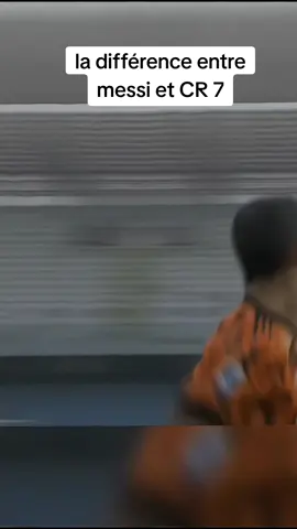 la différence entre messi et CR 7@gusta comédie @gusta_officiel10 #foot #difference #entre #messi #et #ronaldo #cr7 #real #barcelona #fyp #viral 