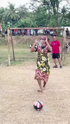 #football #fyp #foryou #tiktok #footballvideos #footballtiktok #soccertok #fy #funny 