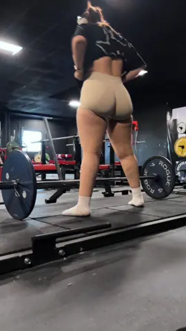 Cellulite is beautiful #naturalbodies #cellulite #CapCut #deadlift #GymTok #gymmotivation #legday #gymvlog #Lifestyle 